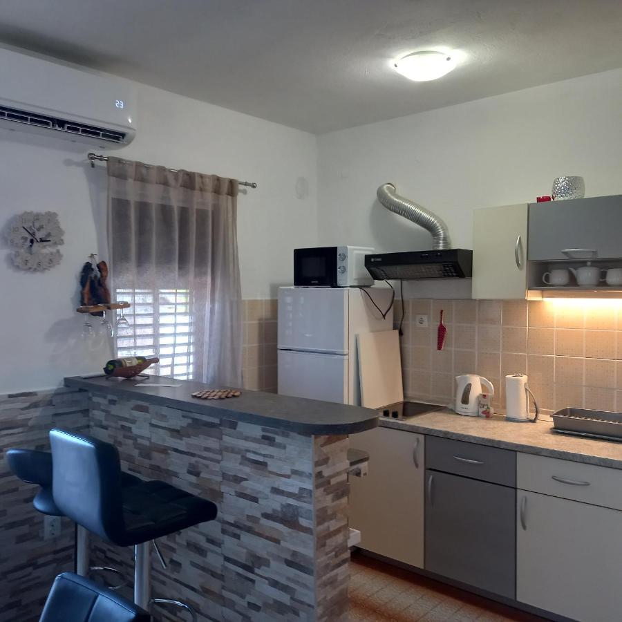 Vila Kuca Za Odmor Skalina - Sea View Splitska Exteriér fotografie