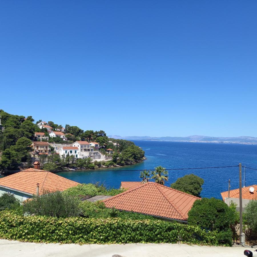 Vila Kuca Za Odmor Skalina - Sea View Splitska Exteriér fotografie