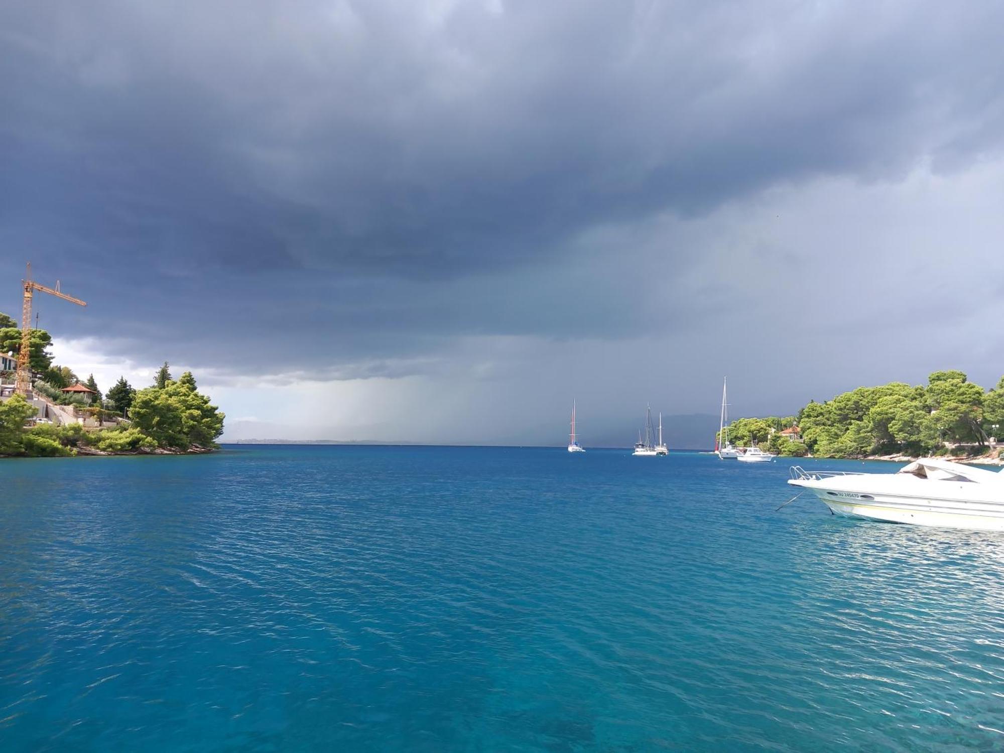 Vila Kuca Za Odmor Skalina - Sea View Splitska Exteriér fotografie